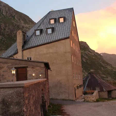 Hotel Ospizio San Gottardo *